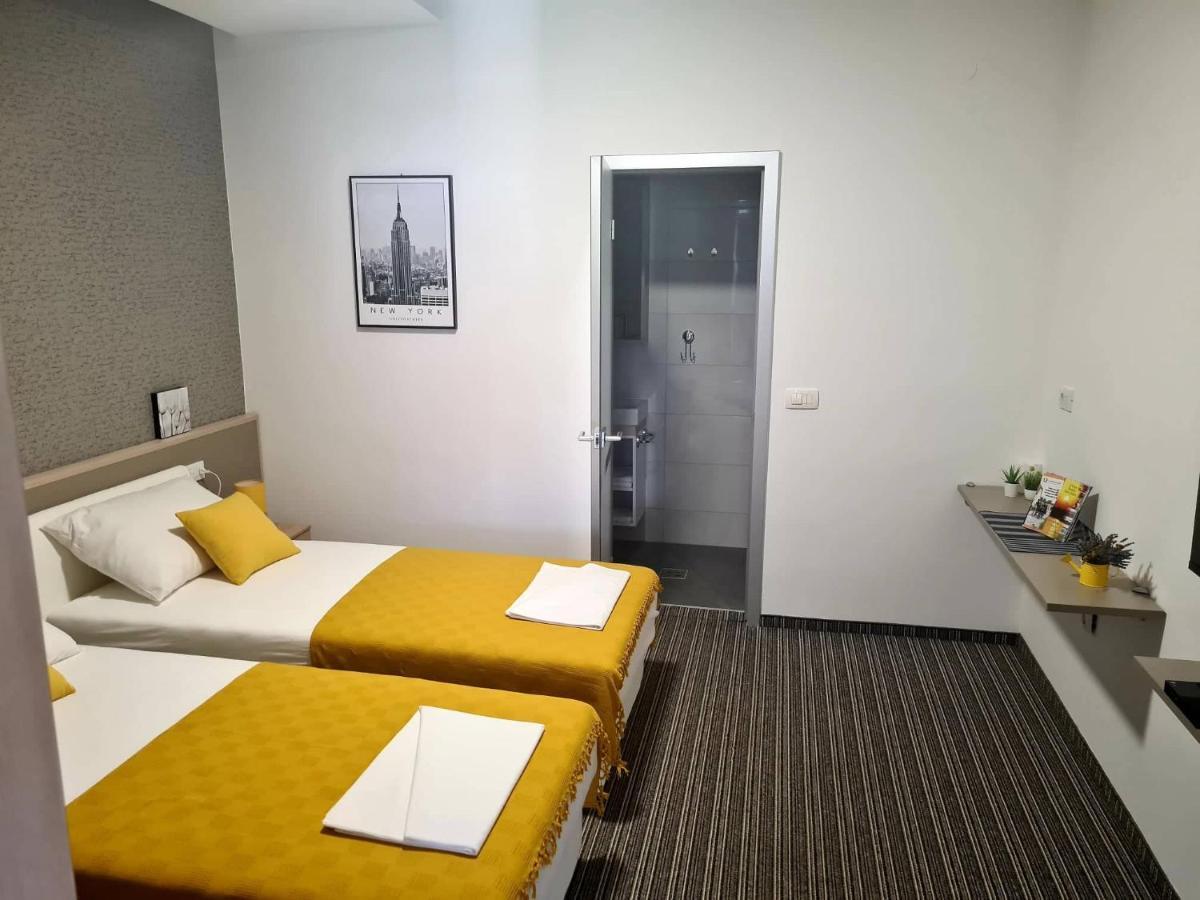 Bonitos, Sobe-Rooms Slavonski Brod Exterior photo