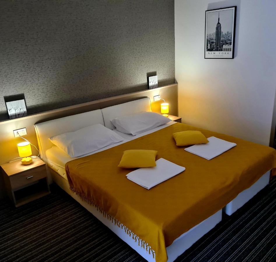 Bonitos, Sobe-Rooms Slavonski Brod Exterior photo